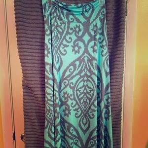 Long skirt or strapless dress